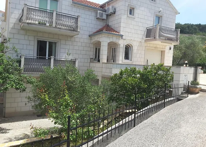 Apartments Nives