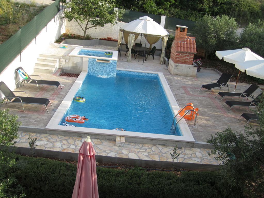 Apartment Nives Supetar