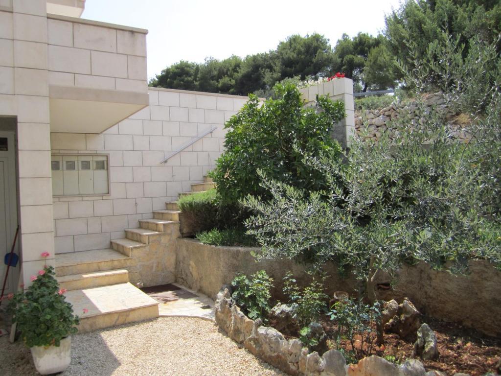 Apartment Nives Supetar