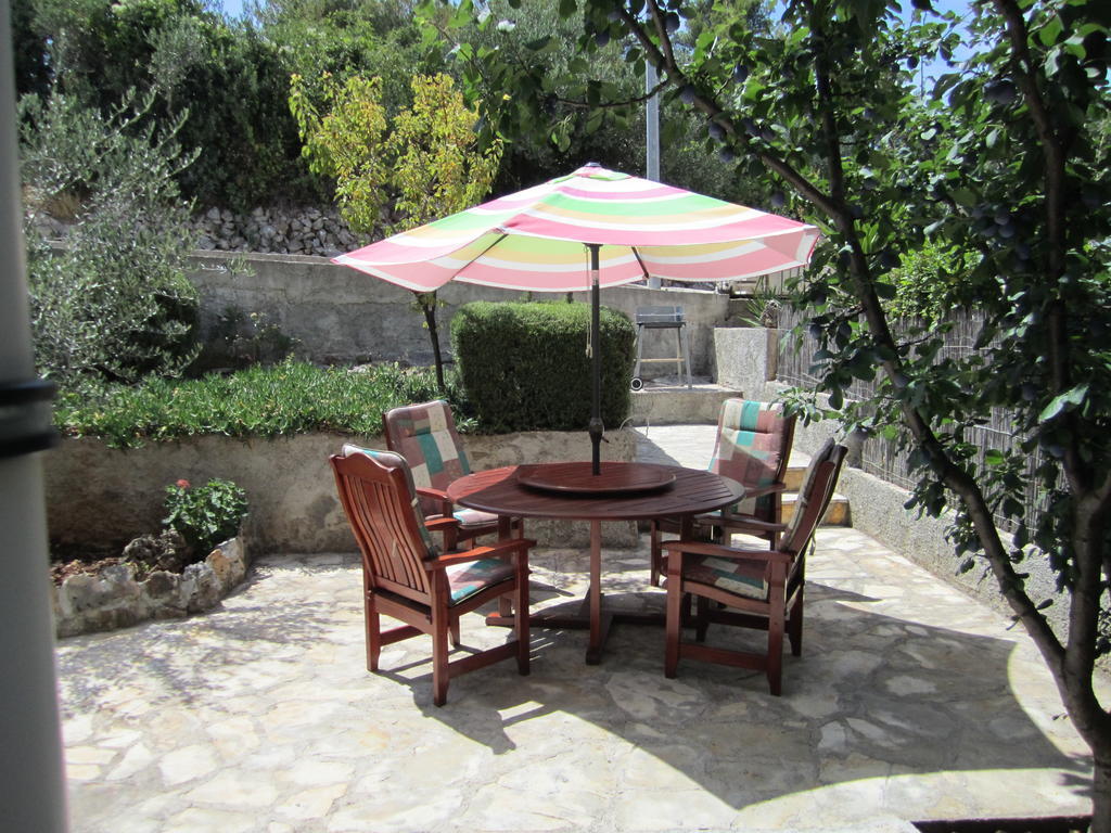 Apartment Nives Supetar