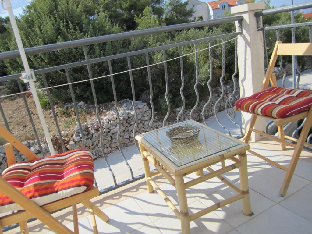 Apartment Nives Supetar