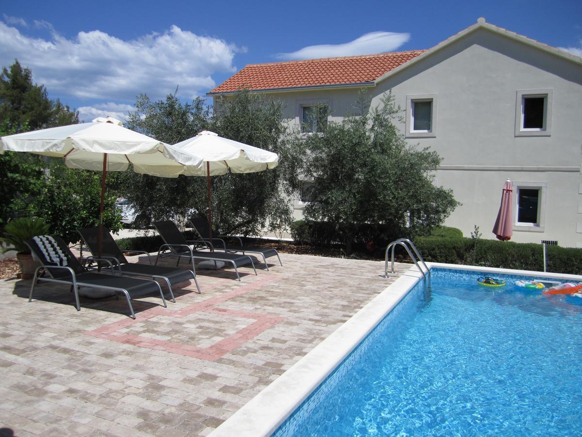 Apartment Nives Supetar