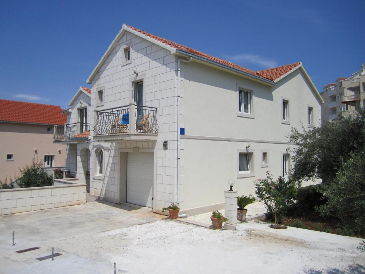 Apartment Nives Supetar